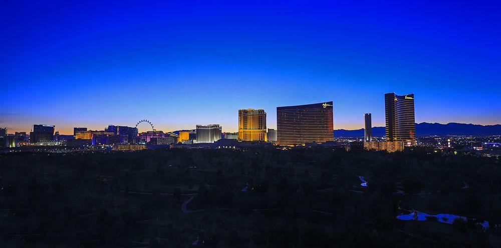 Renaissance Las Vegas Hotel Exterior photo